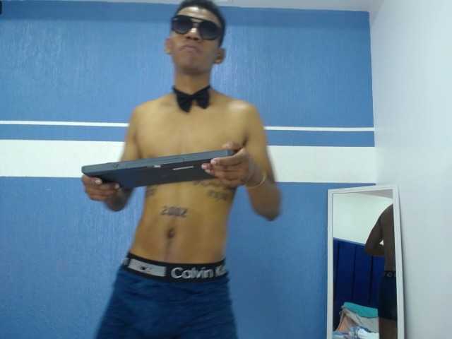 Live sex webcam photo for Anthony-Marcelo #276357660