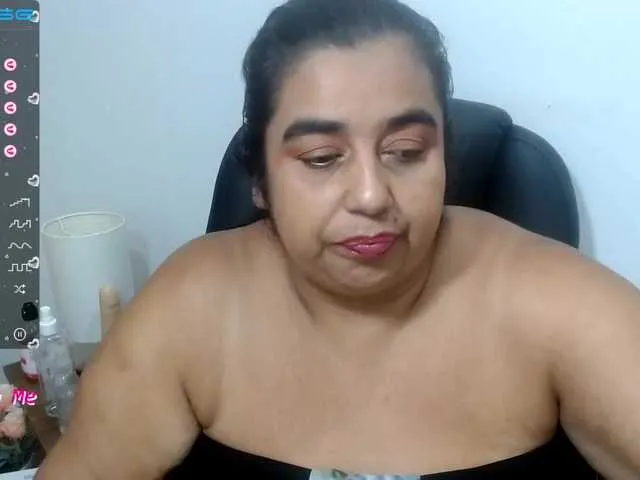 Live sex webcam photo for AntonelaClark #288046802