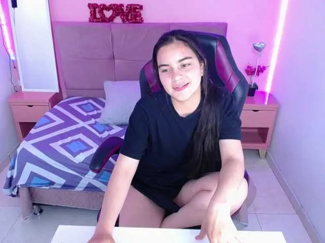 Live sex webcam photo for Antonella-z #274370210