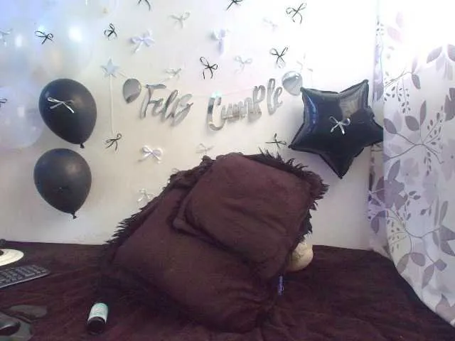 Live sex webcam photo for Antonella69 #292349040