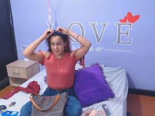 Live sex webcam photo for AntonellaGray #165018061