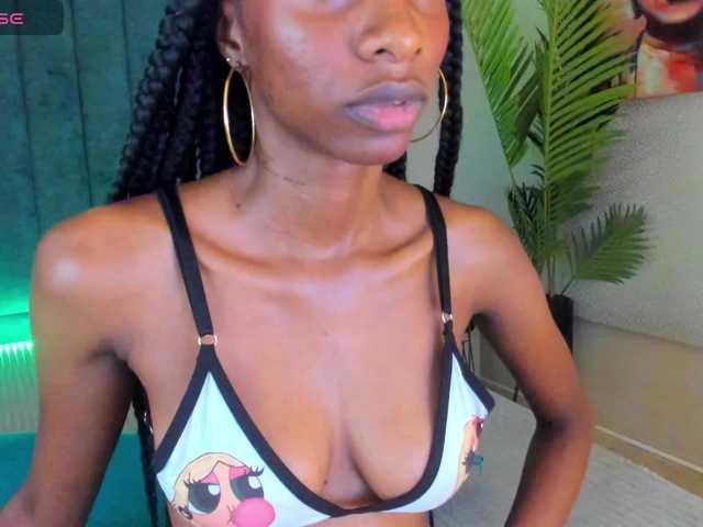 Live sex webcam photo for AntonellaHot1 #278137048