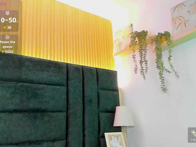 Live sex webcam photo for AntonellaHot1 #291032116
