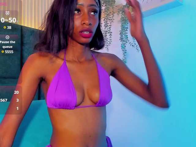 Live sex webcam photo for AntonellaHot1 #291101552