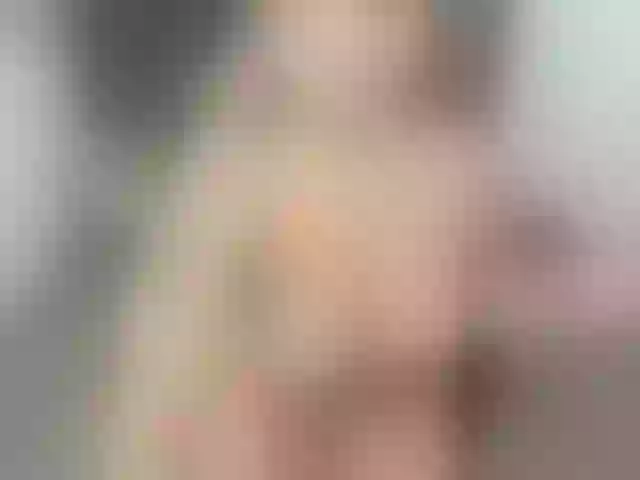 Live sex webcam photo for AntonellaRosss #290355471