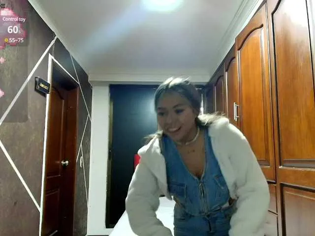 Live sex webcam photo for AntonellaRosss #290888212