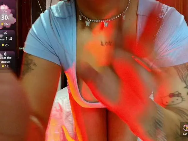 Live sex webcam photo for AntonellaRosss #290902326