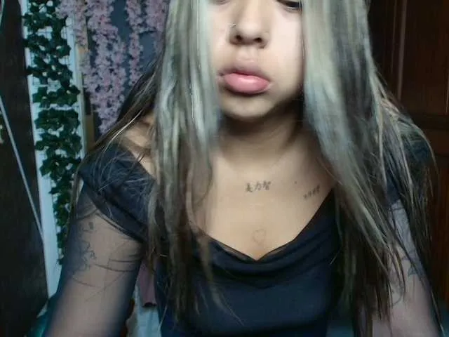 Live sex webcam photo for AntonellaRosss #291299669