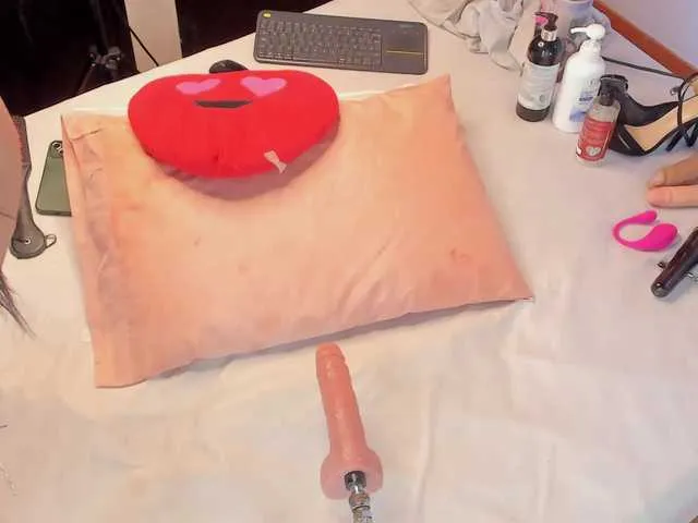 Live sex webcam photo for AntonellaRussel #291914904