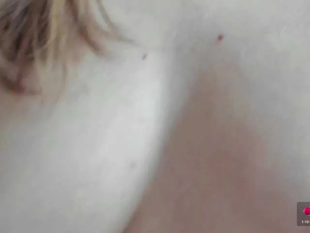 Live sex webcam photo for Antonia38 #290329549