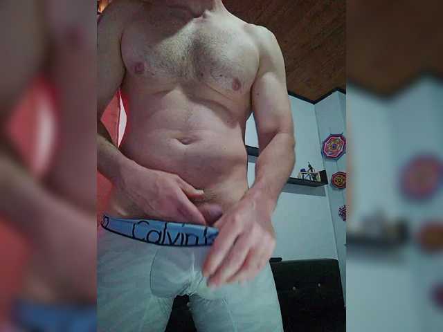 Live sex webcam photo for Antoniolemar #288512503