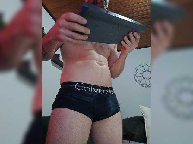 Live sex webcam photo for Antoniolemar #289467253