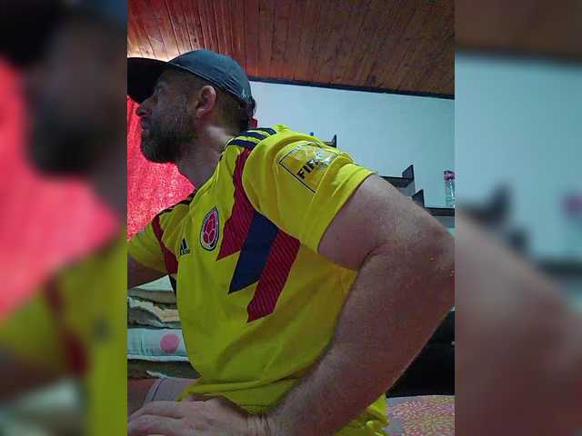 Live sex webcam photo for Antoniolemar #290021133