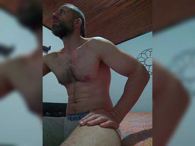 Live sex webcam photo for Antoniolemar #290040147