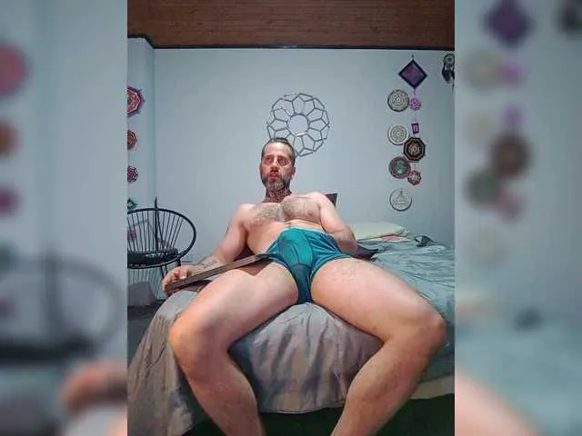 Live sex webcam photo for Antoniolemar #292415746