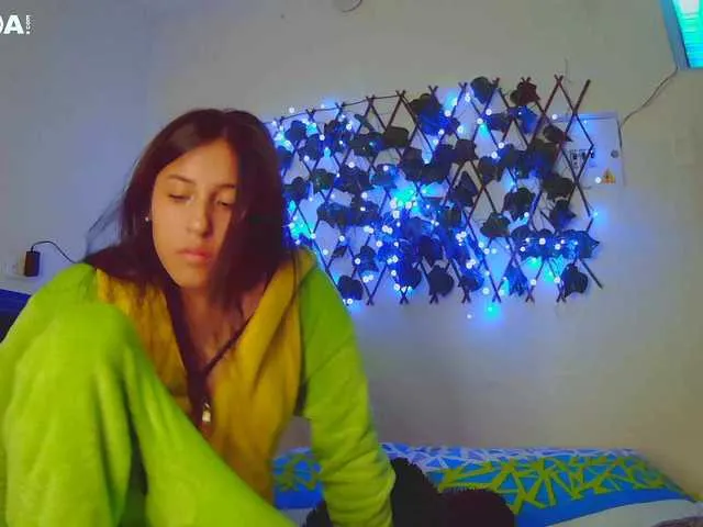 Live sex webcam photo for Anxxbuu #275735943