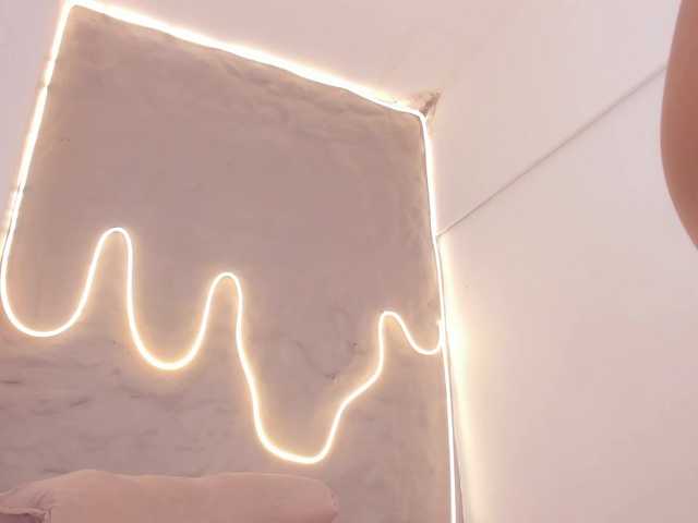 Live sex webcam photo for Any-Roberth #292175563