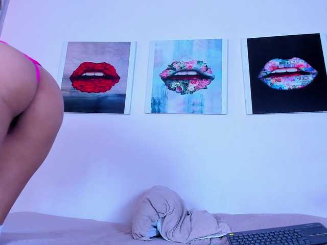 Live sex webcam photo for Any-Roberth #292394429