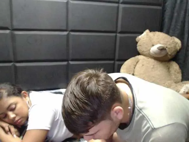 Live sex webcam photo for AnyAndMarcus #276633476