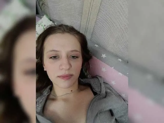 Live sex webcam photo for Anya-21 #272409017