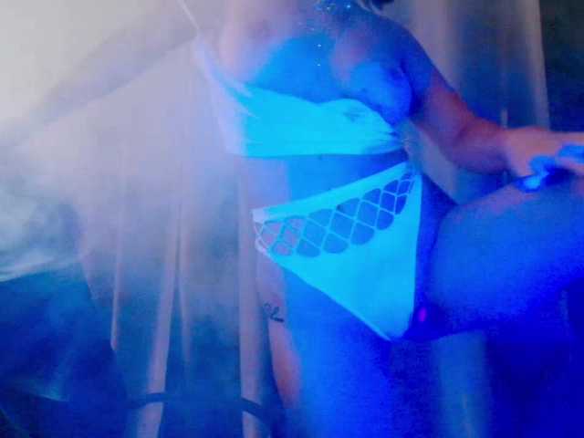 Live sex webcam photo for Anya-tochka #277702560