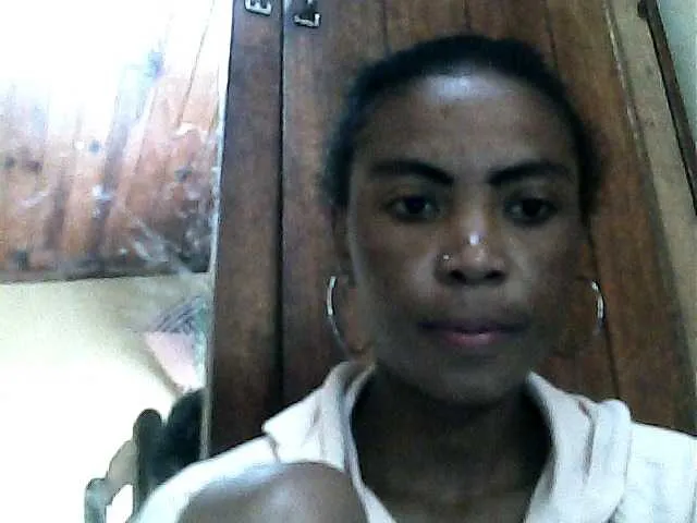Live sex webcam photo for Anyah2 #273685049