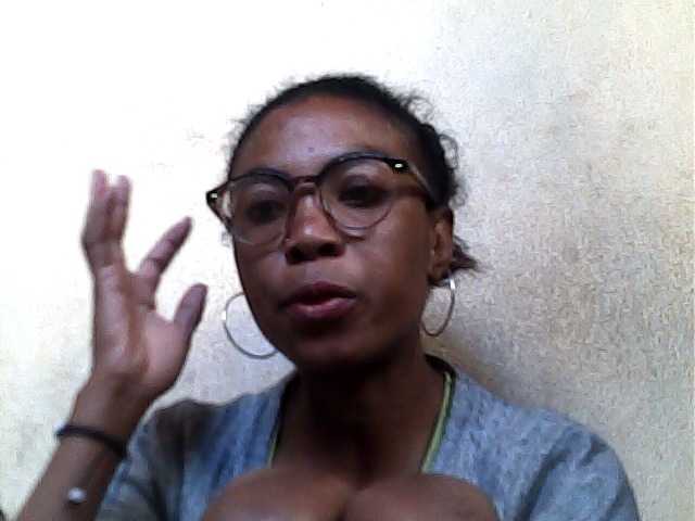 Live sex webcam photo for Anyah2 #273772855