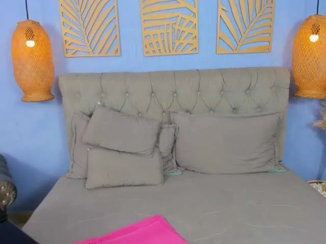 Live sex webcam photo for Anycr2212 #277864154