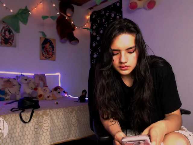 Live sex webcam photo for Anyelith #272806898