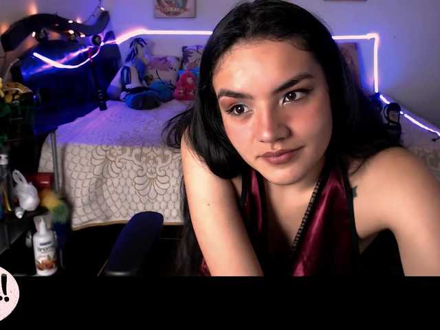 Live sex webcam photo for Anyelith #272835430