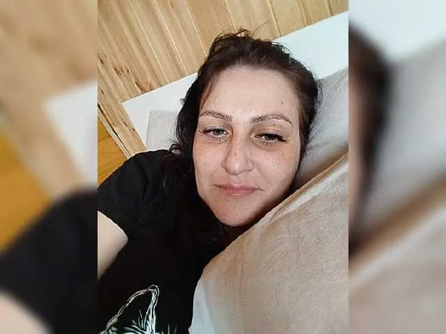 Live sex webcam photo for Anytaa18 #277830860