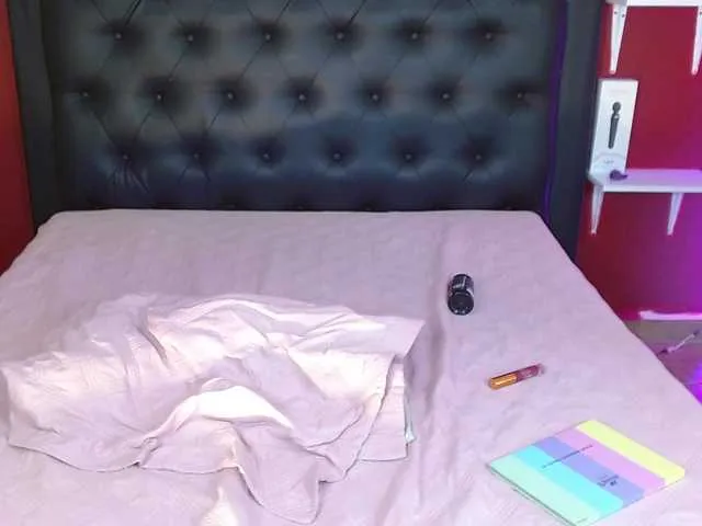Live sex webcam photo for Aphrodiitee #275510357