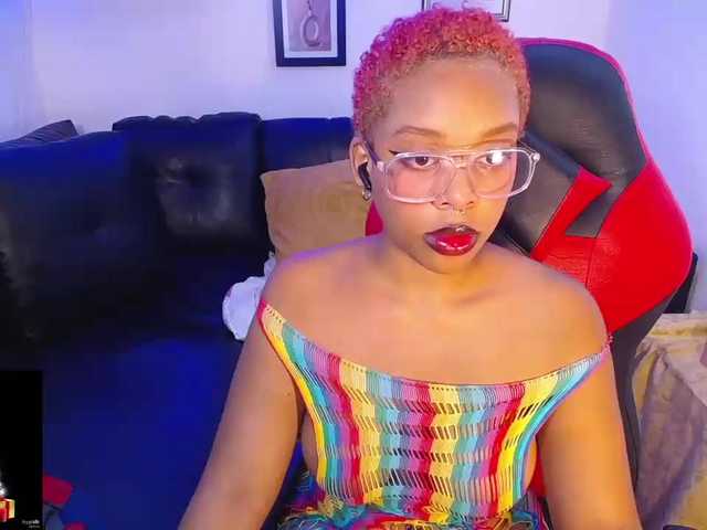 Live sex webcam photo for Aphrodiitee #276915583