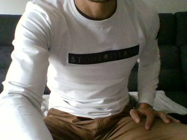Live sex webcam photo for ApollonFitx69 #290895295