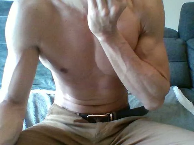 Live sex webcam photo for ApollonFitx69 #290902251