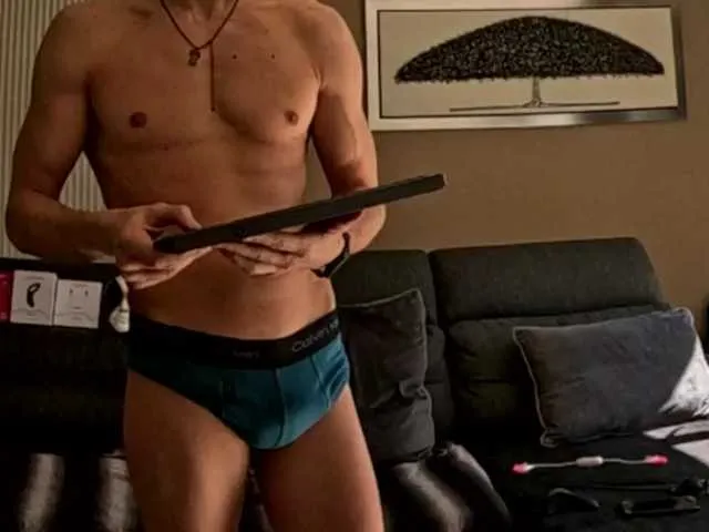 Live sex webcam photo for ApollonFitx69 #293177941
