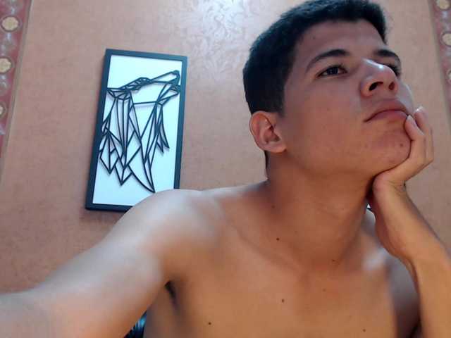 Live sex webcam photo for ApoloCopers #277102333