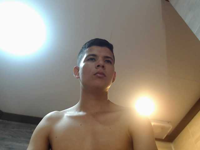 Live sex webcam photo for ApoloCopers #277794717