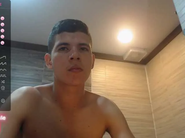 Live sex webcam photo for ApoloCopers #277801098