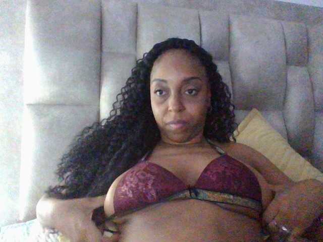 Live sex webcam photo for Applessweet #276375163