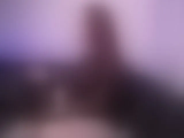 Live sex webcam photo for April-Avery #292699192