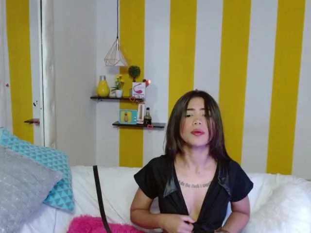 Live sex webcam photo for April-Johan #273049581