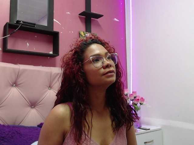 Live sex webcam photo for April-Pearson #275665781