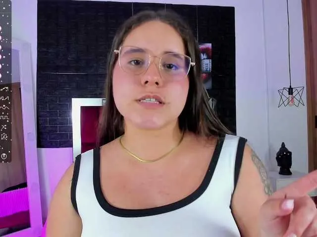 Live sex webcam photo for April-sc #291378702