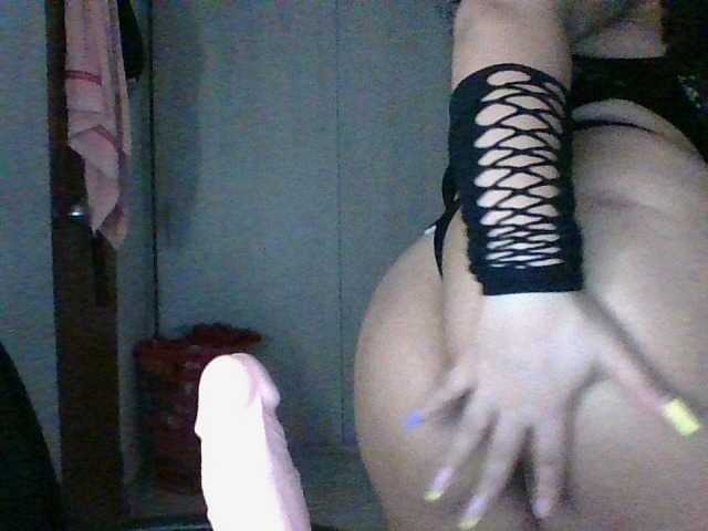 Live sex webcam photo for AprilF #276616316