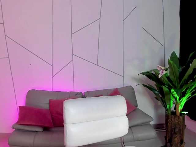 Live sex webcam photo for AprilRhodes #288039572