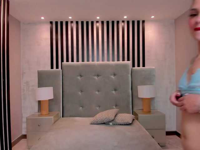 Live sex webcam photo for AprilRhodes #288039578