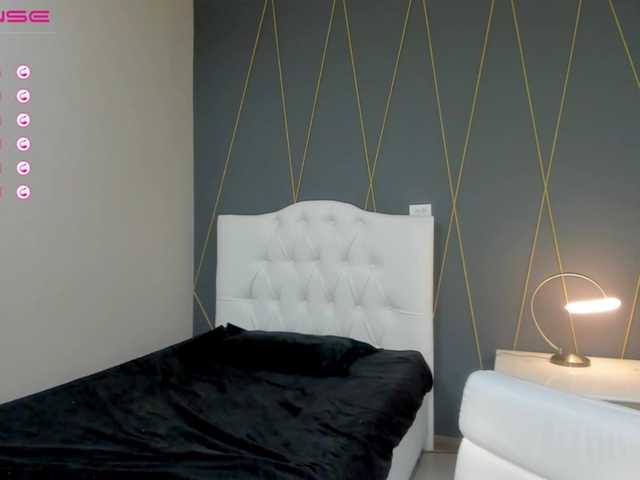 Live sex webcam photo for AprilRhodes #288039598