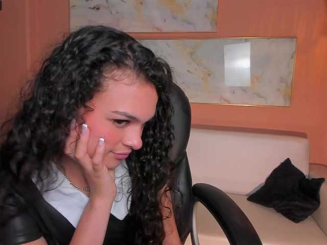 Live sex webcam photo for AprilRhodes #288039604