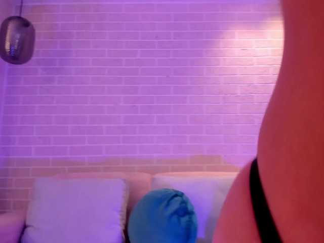 Live sex webcam photo for AprilRhodes #288039760